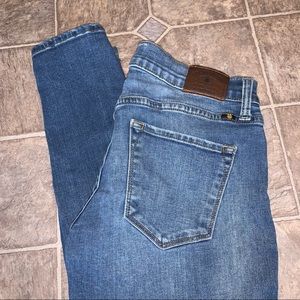 Lucky Brand Jeans Charlie Skinny 4 / 27 Med. Wash